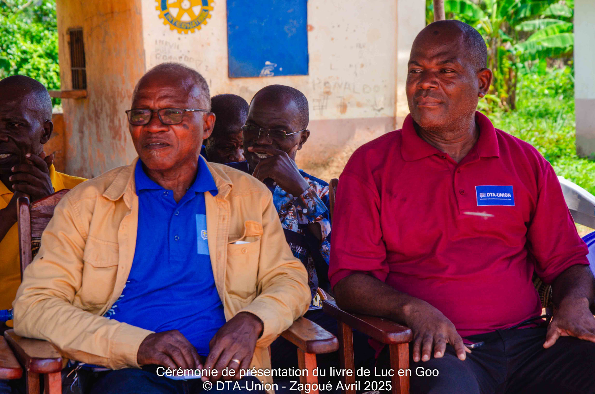 Membres de l'équipe DTA-Union suivant la cérémonie de Zagoué